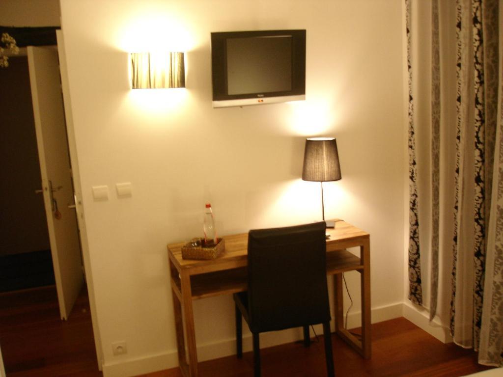 Hotel La Bastie D'urfe 3*